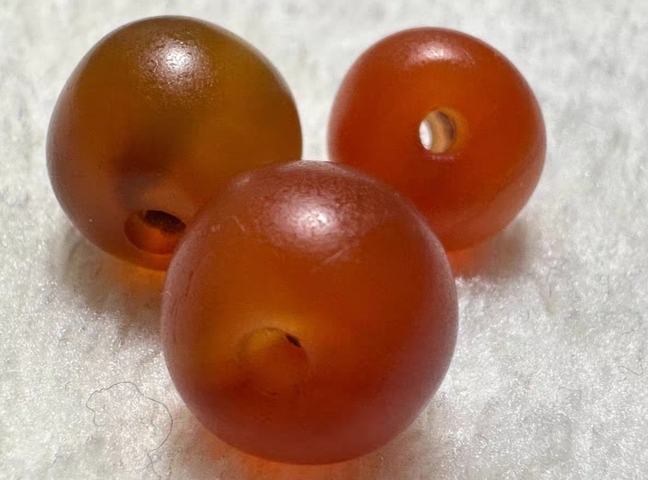 古玩玉器紅瑪瑙珠真品鑒賞圖