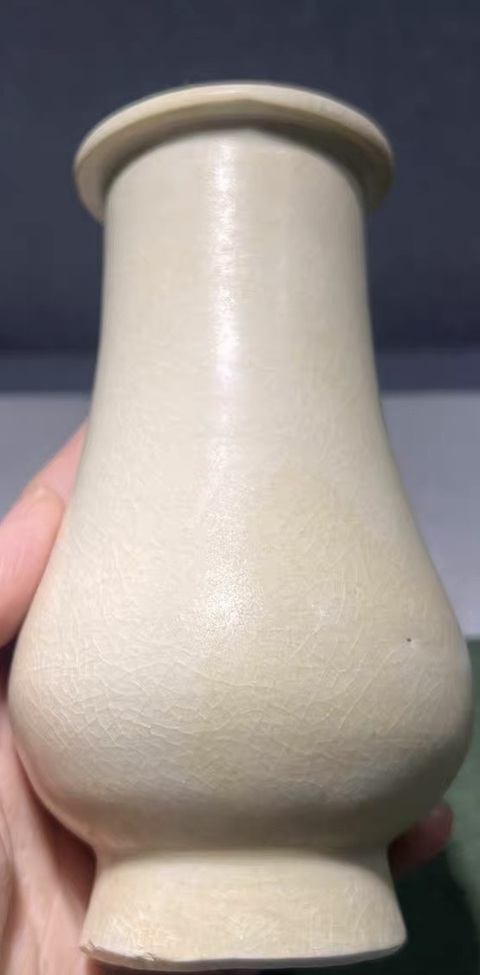 古玩陶瓷南宋米黃釉香箸瓶真品鑒賞圖