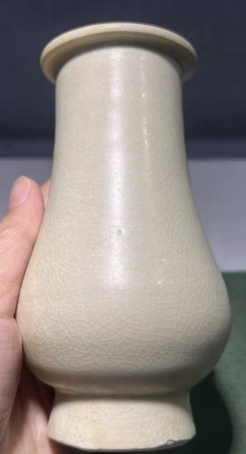 古玩陶瓷南宋米黃釉香箸瓶真品鑒賞圖