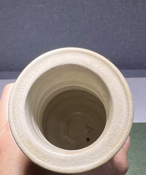 古玩陶瓷南宋米黃釉香箸瓶真品鑒賞圖