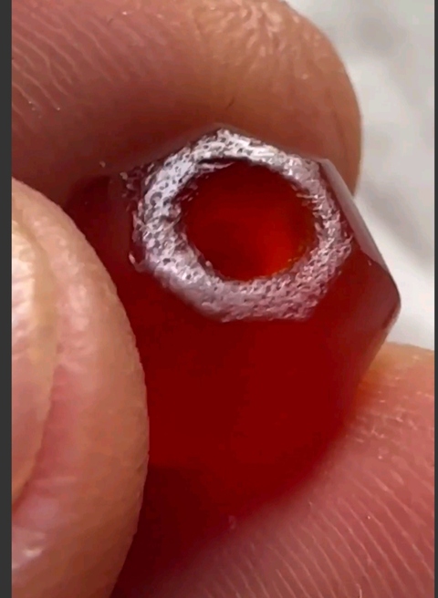 古玩玉器瑪瑙多棱珠真品鑒賞圖