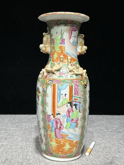 古玩陶瓷人物廣彩瓶真品鑒賞圖