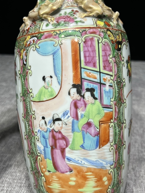 古玩陶瓷人物廣彩瓶真品鑒賞圖