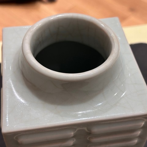 古玩陶瓷粉青釉八卦紋琮式瓶真品鑒賞圖