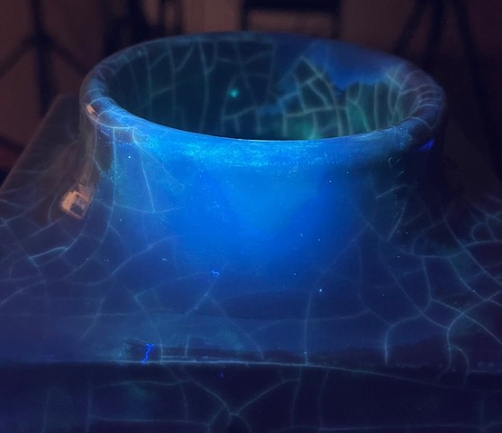 古玩陶瓷粉青釉八卦紋琮式瓶真品鑒賞圖