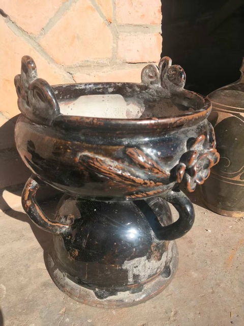 古玩陶瓷黑釉貼塑爐真品鑒賞圖