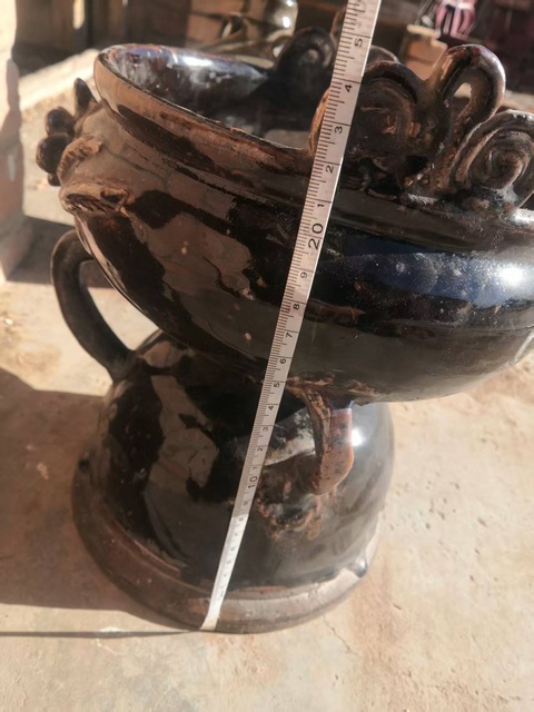 古玩陶瓷黑釉貼塑爐真品鑒賞圖