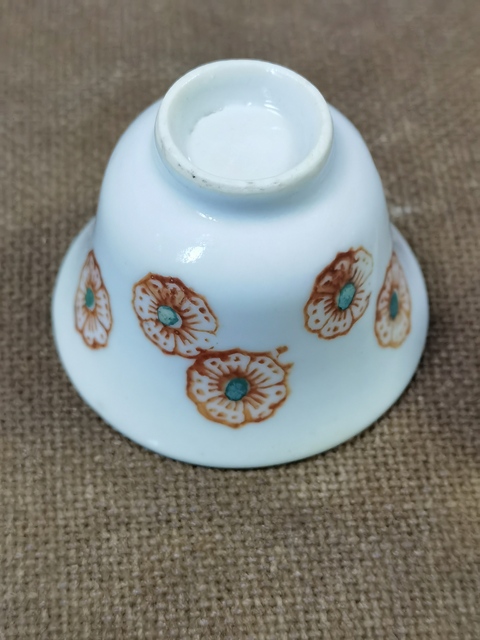 古玩陶瓷花卉紋杯真品鑒賞圖