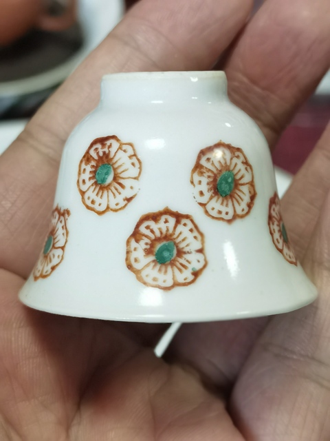 古玩陶瓷花卉紋杯真品鑒賞圖