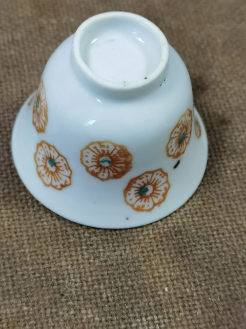 古玩陶瓷花卉紋杯真品鑒賞圖