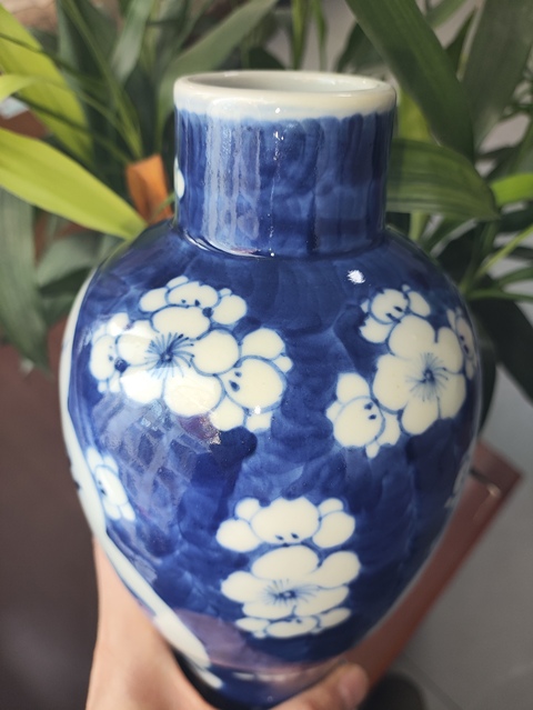 古玩陶瓷青花冰梅開窗博古紋雞腿瓶真品鑒賞圖