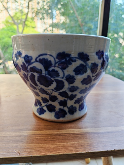 古玩陶瓷清中期青花花卉紋馬蹄尊拍賣，當(dāng)前價(jià)格1500元