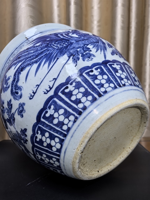 古玩陶瓷清中期青花鳳穿牡丹圖畫卷缸大缸拍賣，當(dāng)前價(jià)格19980元