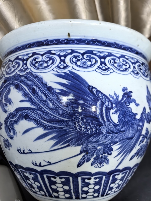 古玩陶瓷清中期青花鳳穿牡丹圖畫卷缸大缸拍賣，當(dāng)前價(jià)格19980元