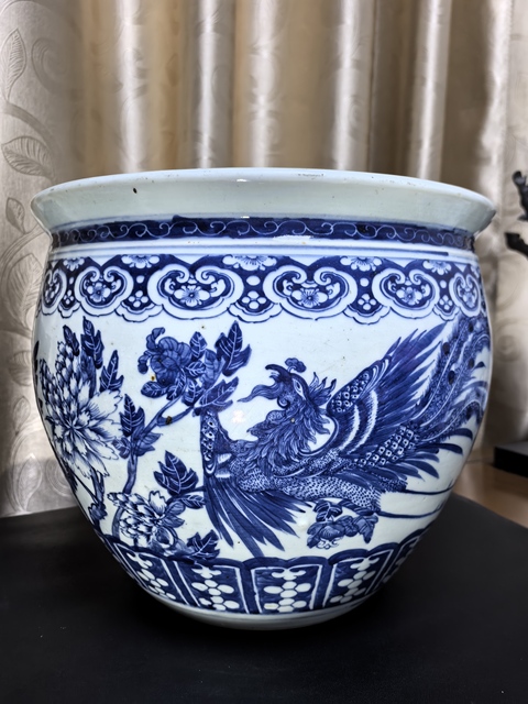 古玩陶瓷清中期青花鳳穿牡丹圖畫卷缸大缸拍賣，當(dāng)前價(jià)格19980元