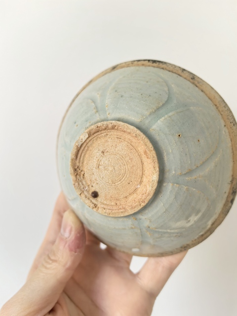 古玩陶瓷青白釉刻仰蓮紋碗真品鑒賞圖