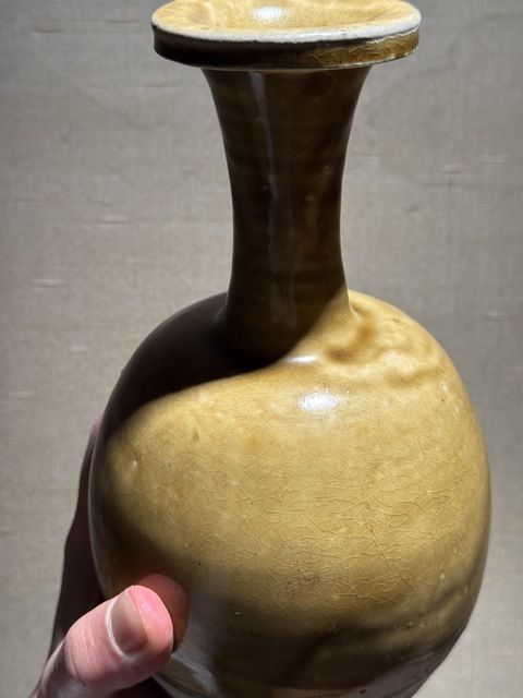 古玩陶瓷邢窯青釉長頸瓶真品鑒賞圖