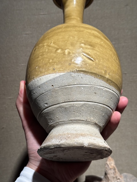 古玩陶瓷邢窯青釉長頸瓶真品鑒賞圖