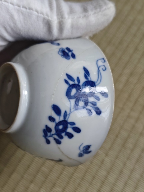 古玩陶瓷花卉紋青花杯真品鑒賞圖