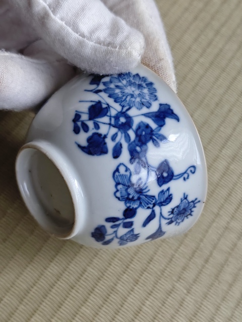 古玩陶瓷花卉紋青花杯真品鑒賞圖