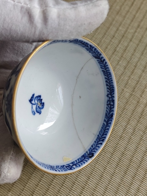 古玩陶瓷花卉紋青花杯真品鑒賞圖