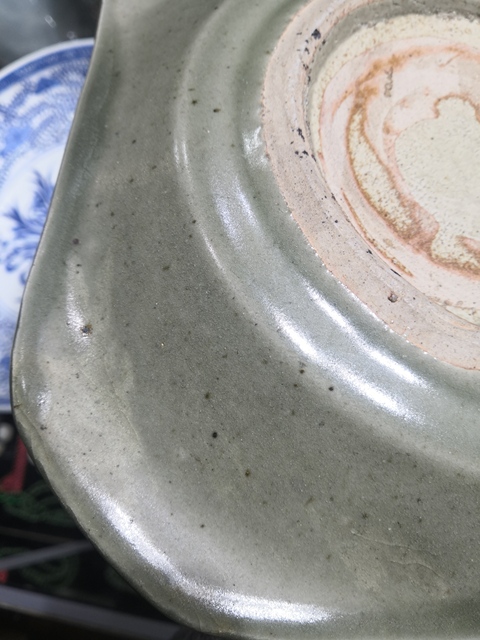 古玩陶瓷青釉四方模印盤真品鑒賞圖