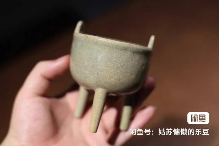 古玩陶瓷龍泉窯蔥管爐真品鑒賞圖