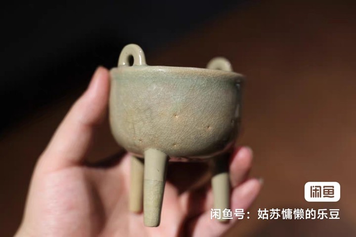 古玩陶瓷龍泉窯蔥管爐真品鑒賞圖