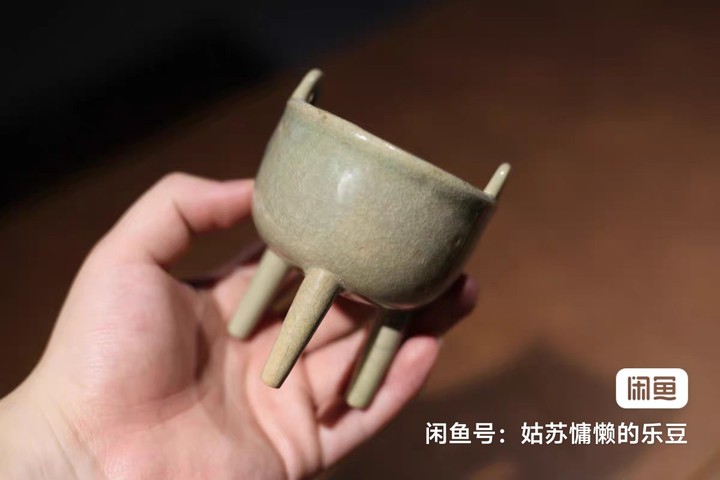 古玩陶瓷龍泉窯蔥管爐真品鑒賞圖