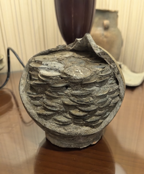 古玩陶瓷青釉罐真品鑒賞圖