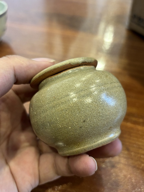 古玩陶瓷龍泉窯小罐真品鑒賞圖