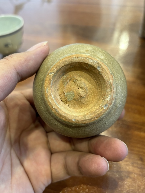 古玩陶瓷龍泉窯小罐真品鑒賞圖