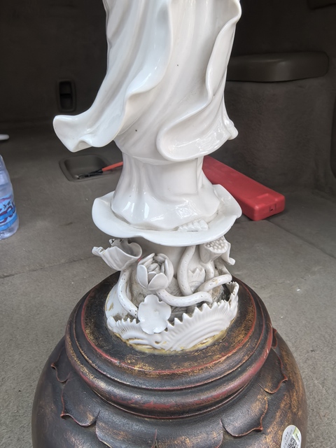 古玩陶瓷德化白瓷觀音菩薩造像真品鑒賞圖