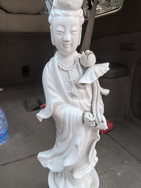 古玩陶瓷德化白瓷觀音菩薩造像真品鑒賞圖