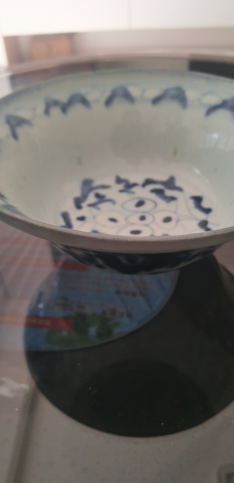 古玩陶瓷花卉紋青花蓋碗真品鑒賞圖