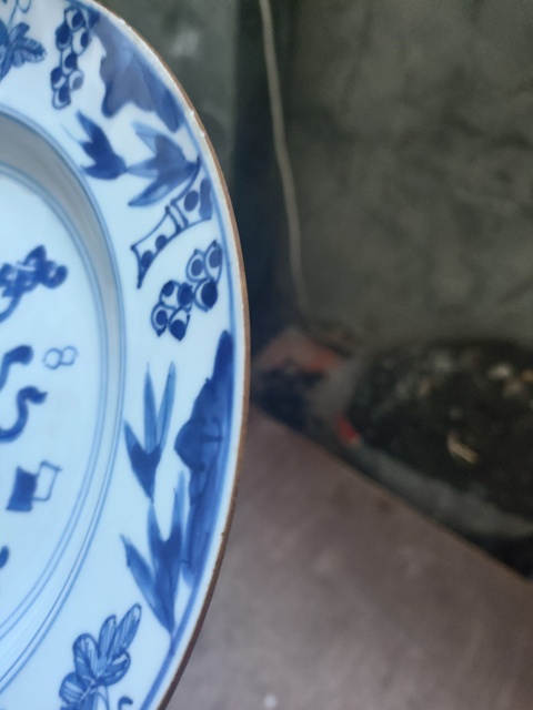 古玩陶瓷博古圖青花盤真品鑒賞圖