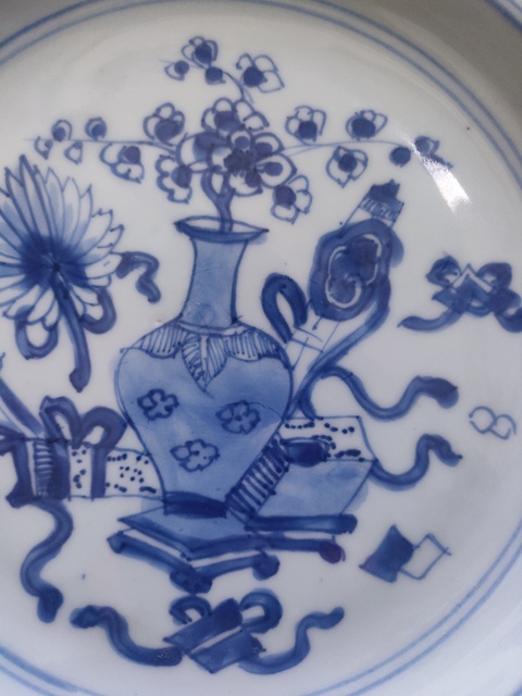 古玩陶瓷博古圖青花盤真品鑒賞圖