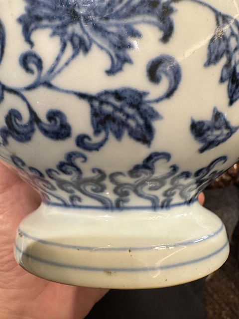 古玩陶瓷青花纏枝蓮紋尊真品鑒賞圖