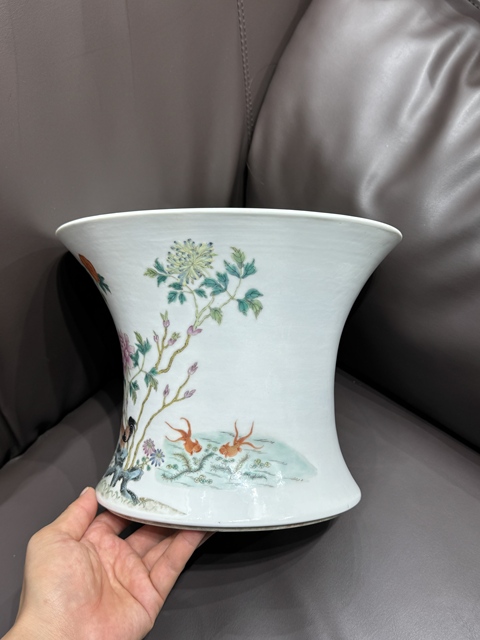 古玩陶瓷粉彩筆筒真品鑒賞圖