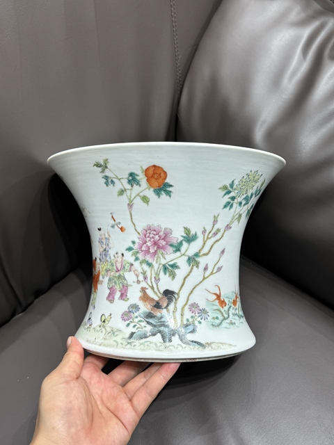 古玩陶瓷粉彩筆筒真品鑒賞圖