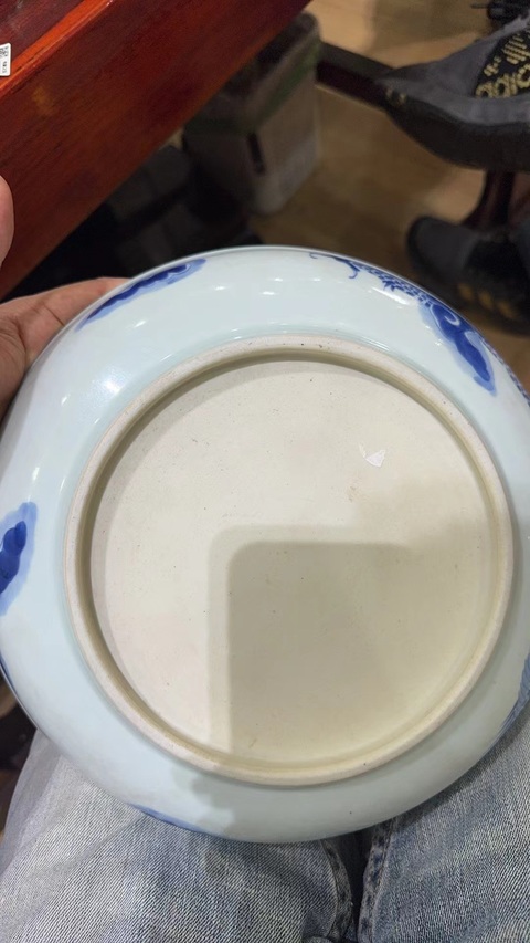 古玩陶瓷過墻龍紋青花盤真品鑒賞圖