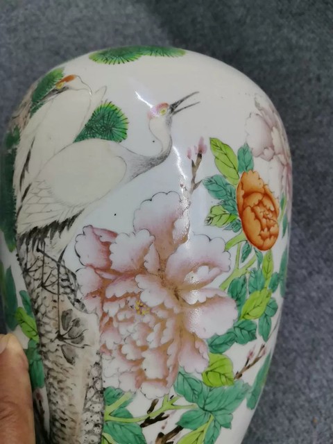 古玩陶瓷粉彩仙鶴牡丹紋冬瓜罐真品鑒賞圖