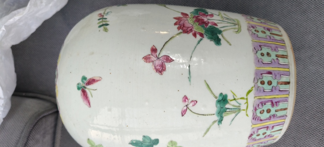 古玩陶瓷花鳥紋粉彩冬瓜罐真品鑒賞圖