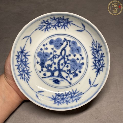 古玩陶瓷明嘉靖青花歲寒三友圖盤真品鑒賞圖