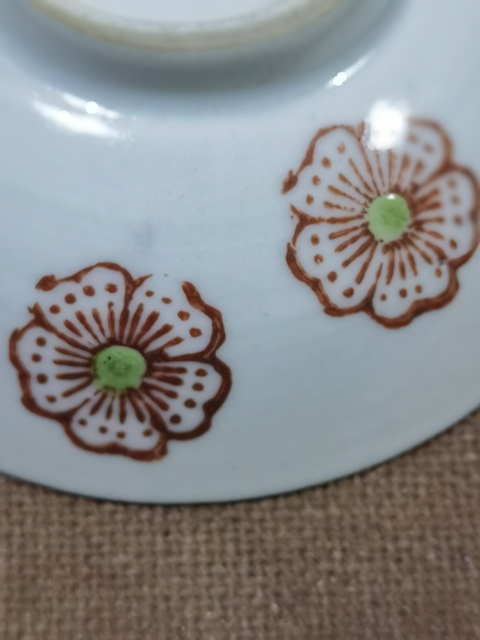 古玩陶瓷梅紋蓋杯真品鑒賞圖