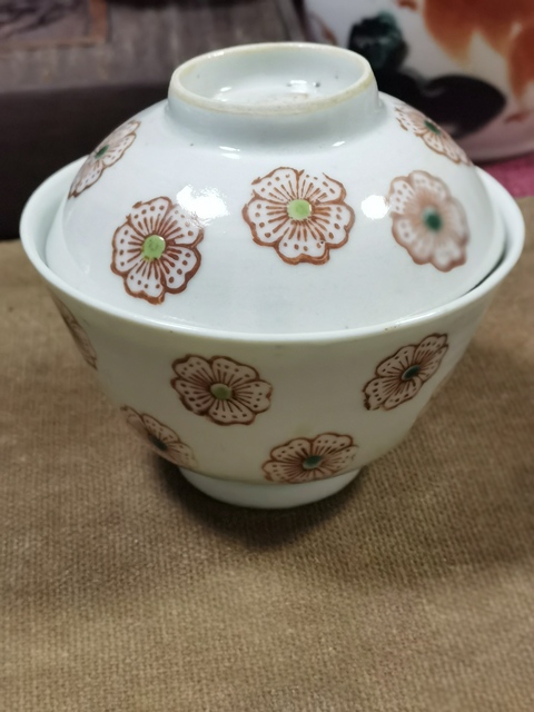 古玩陶瓷梅紋蓋杯真品鑒賞圖