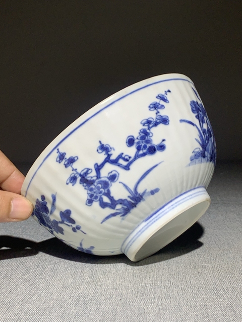 古玩陶瓷青花花卉紋瓜棱碗真品鑒賞圖