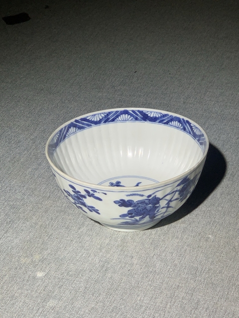 古玩陶瓷青花花卉紋瓜棱碗真品鑒賞圖