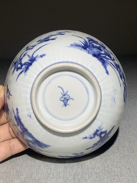 古玩陶瓷青花花卉紋瓜棱碗真品鑒賞圖