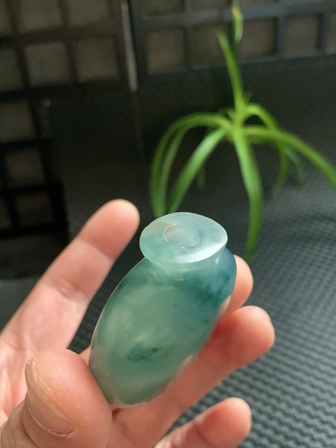 古玩玉器翡翠雕“素紋鼻煙壺”真品鑒賞圖